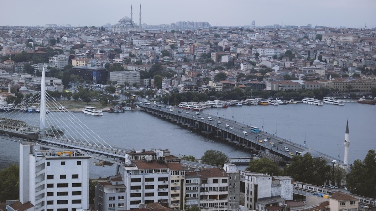 Istanbul — poarta dintre două lumi