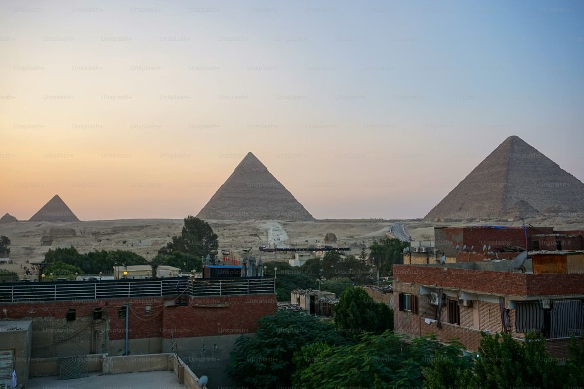 Piramidele de la Giza