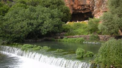 Cezareea lui Filip (Banias) — izvoarele Iordanului